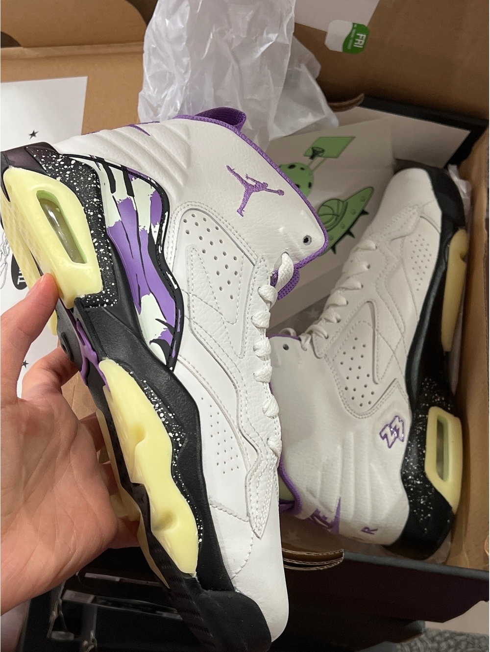 Air Jordan MVP Summit White Raspberry big kids sneakers new - Picture 2 of 8